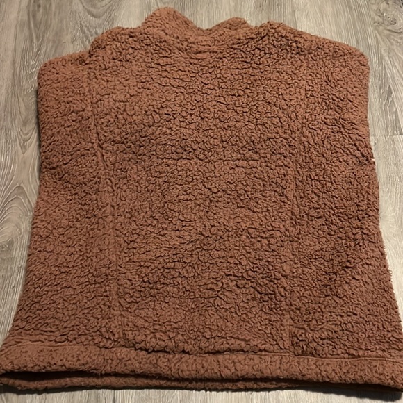 Abercrombie & Fitch teddy sweater . Size M - Picture 7 of 7